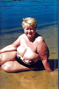 BBW matures and grannies at the beach 314